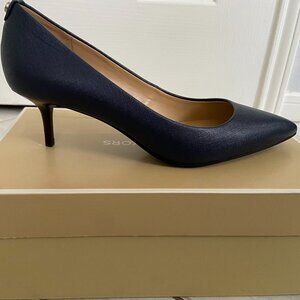 NWT Michael Kors Flex Kitten Pump - Admiral (Navy) - Size 8M